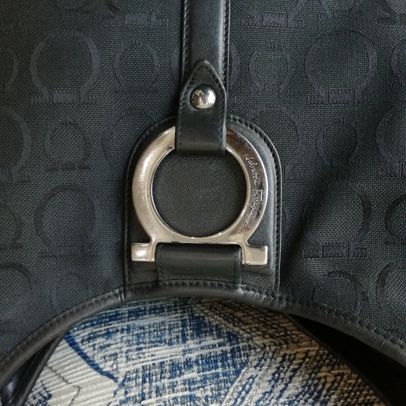 Salvatore Ferragamo shoulder bag - Picture 13 of 15
